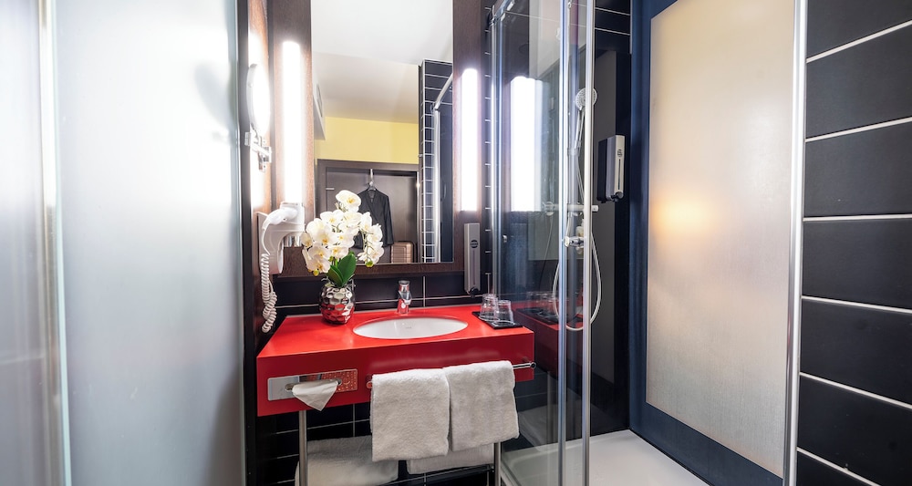 Standard Double Room - Photo 7