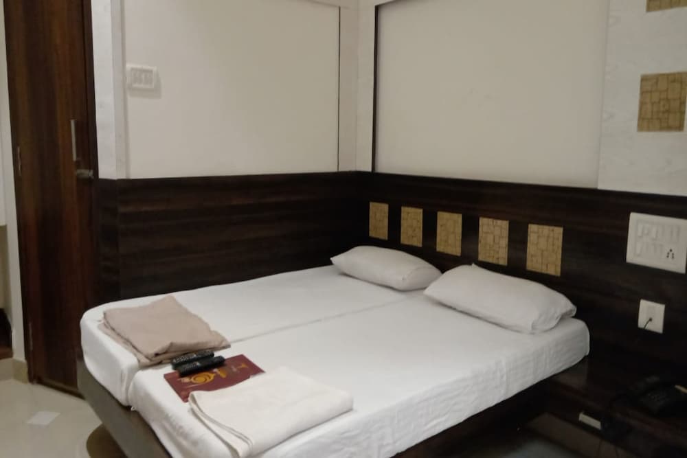 Deluxe Room - Photo 1