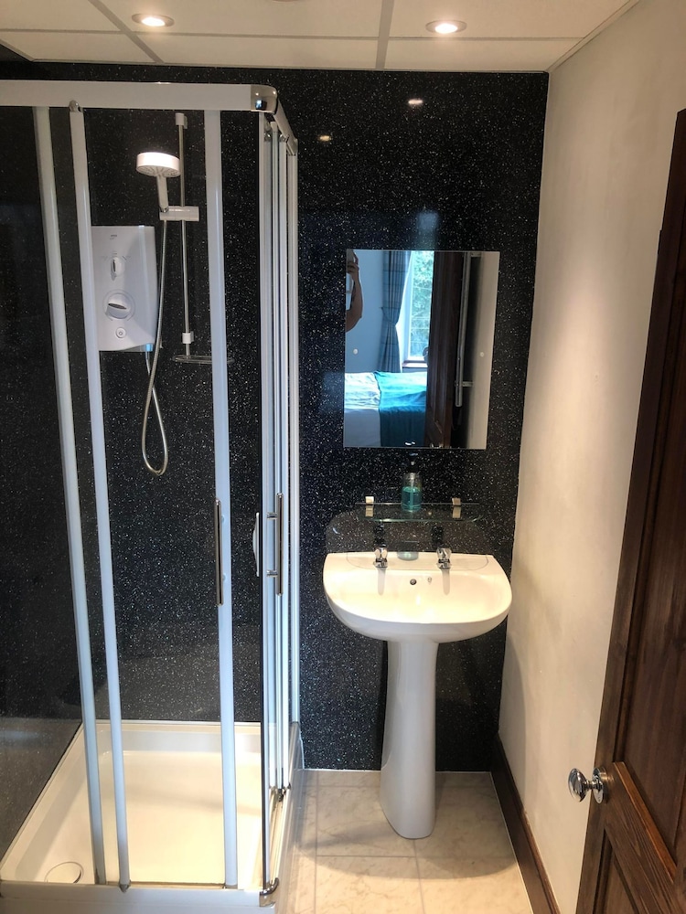 Superior Suite, Private Bathroom - Photo 2