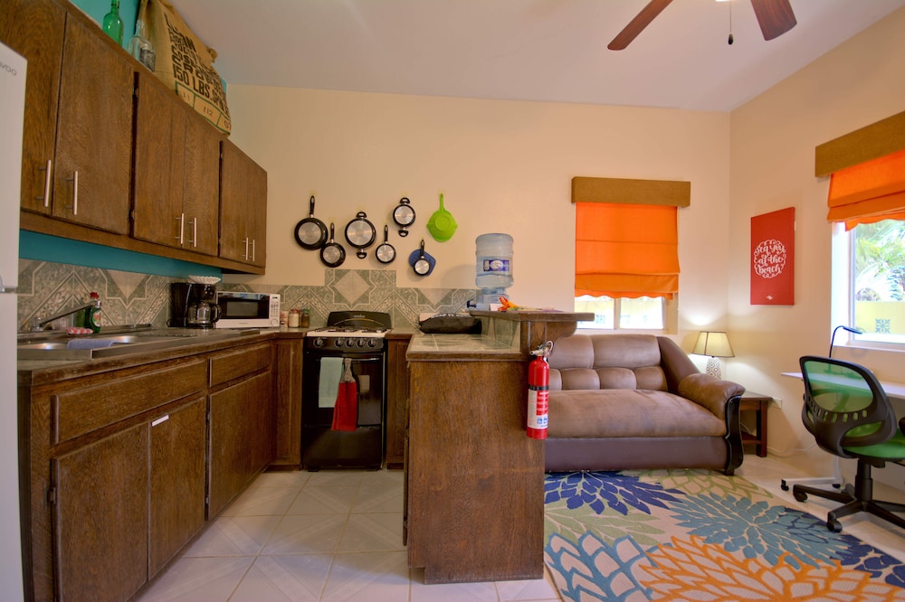 Deluxe Apartment, 1 King Bed, Non Smoking, Kitchen photo 1