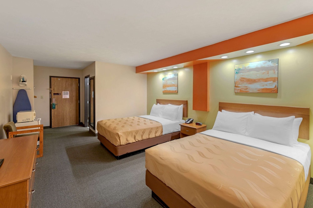 Standard Room, 2 Queen Beds, Non Smoking photo 3