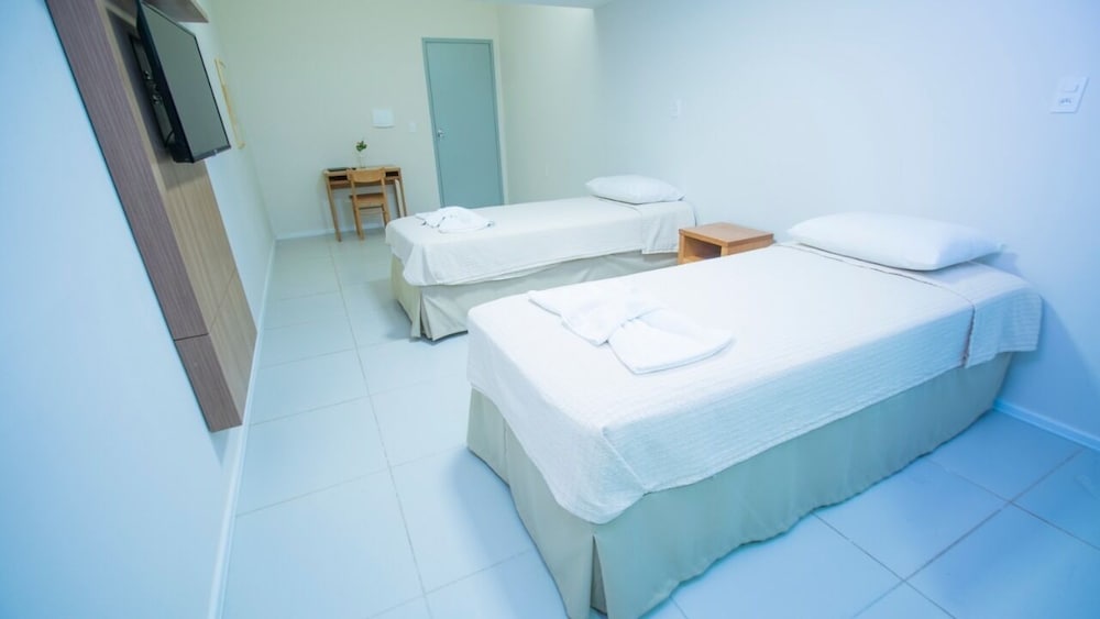 Standard Twin Room, 2 Twin Beds - Photo 4
