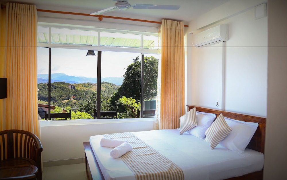 Standard Double Room with Mountain View photo 3