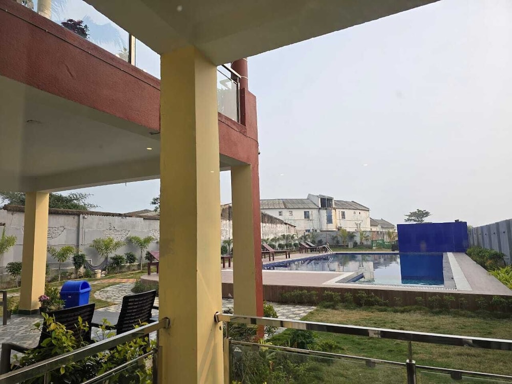 Deluxe with Pool View