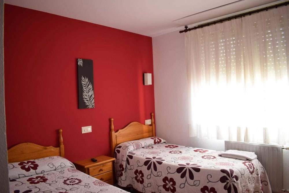 Double or Twin Room - Photo 11