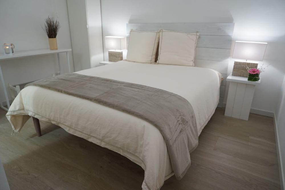 Classic Double Room, 1 Queen Bed, Non Smoking, Ensuite photo 1