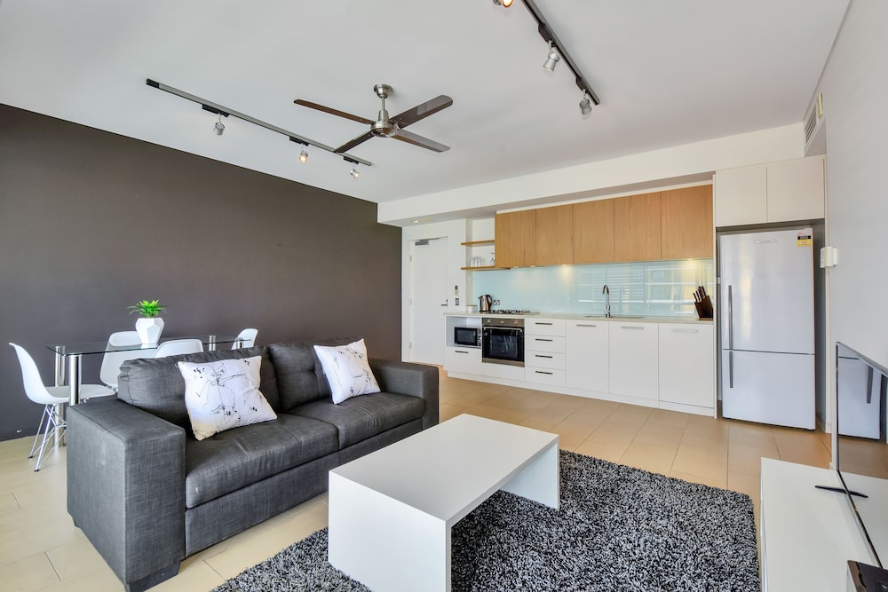 Family Apartment, 2 Bedrooms, Ocean View photo 2