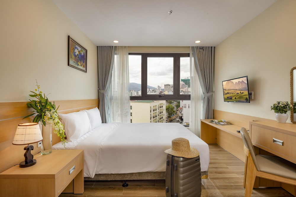 Deluxe Double Room, City View