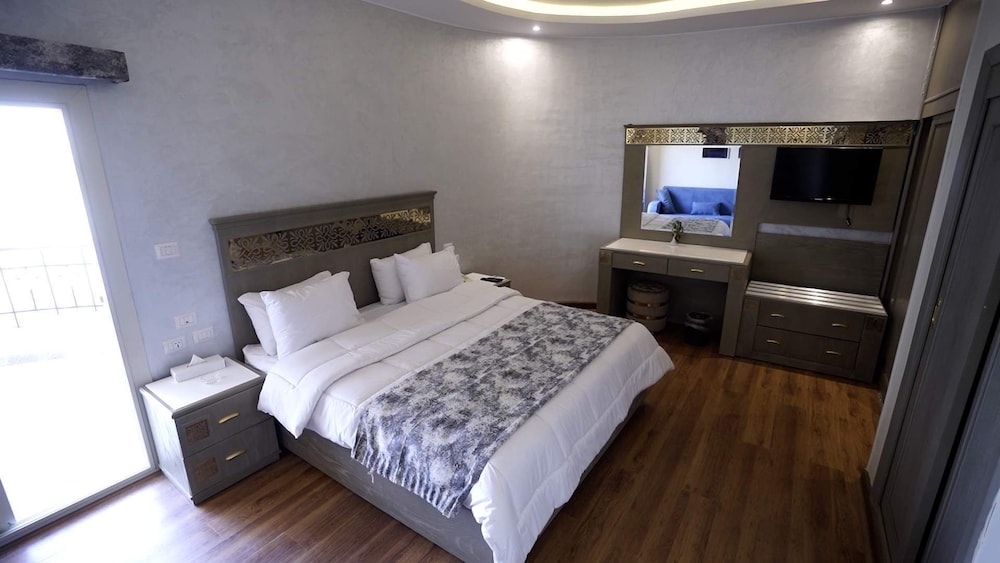 Junior Suite Nile view - Photo 1