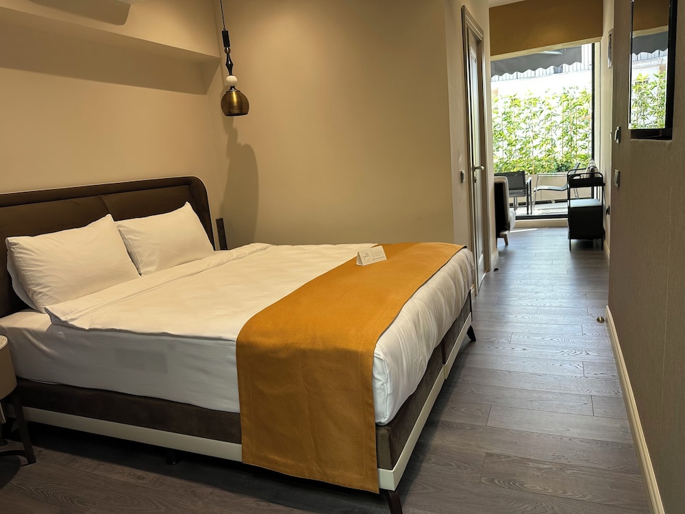 Deluxe Room, 1 Bedroom, Balcony photo 2