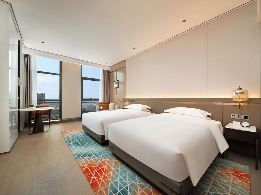 Comfort Twin Room, City View