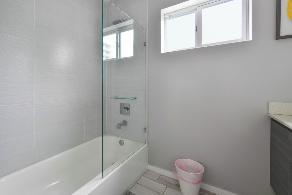 Comfort Condo, 2 Bedrooms photo 2