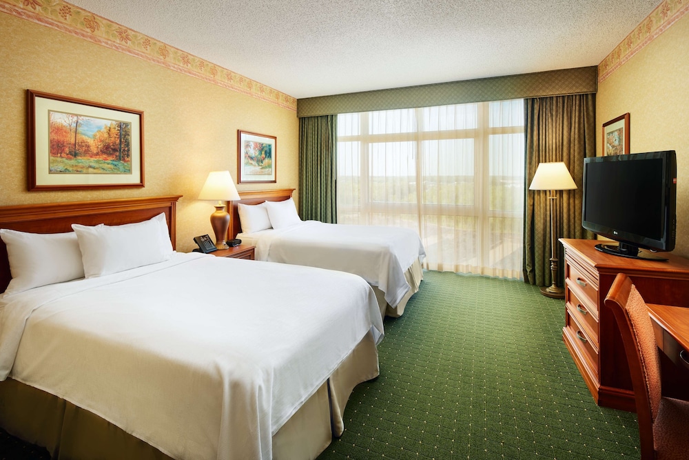 Suite, 1 King Bed, Accessible, Non Smoking - Photo 1