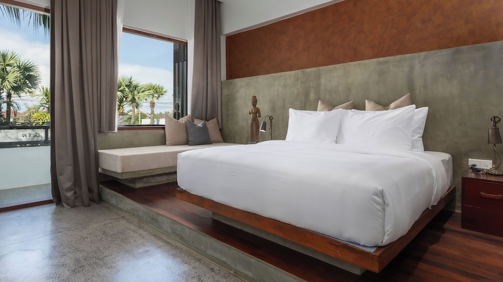 Deluxe King Room Free Laundry + Daily 60Min Massage + Mini Bar + Airport Pick-Up - Photo 4
