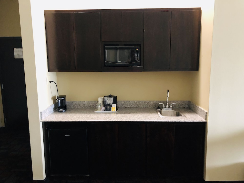 Presidential Suite, 1 Bedroom, Accessible, Non Smoking (Mobility Accessible) photo 2