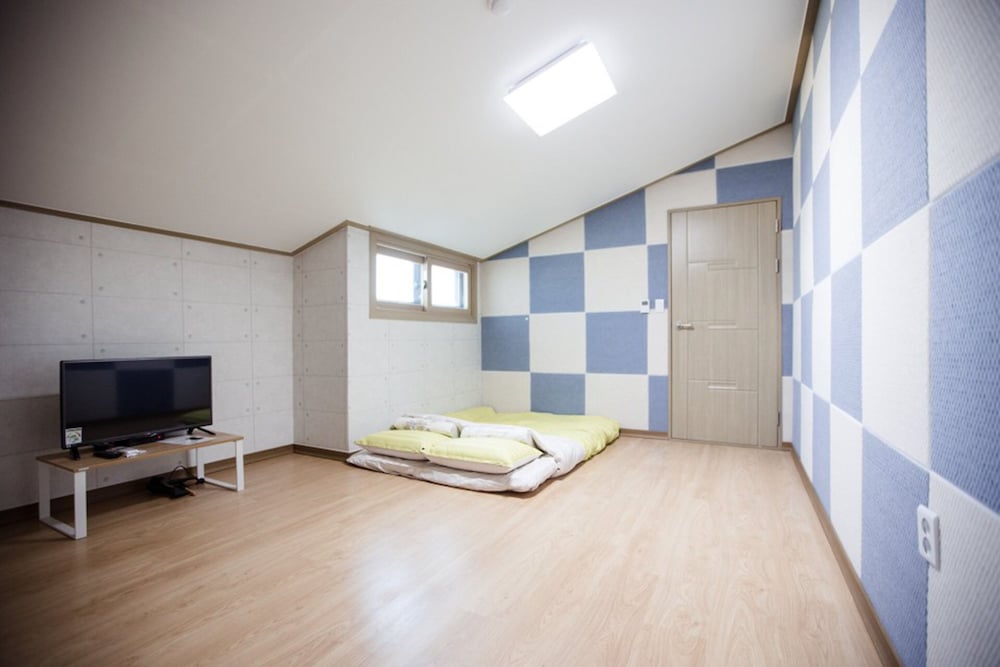Double Room (Ondol) photo 3