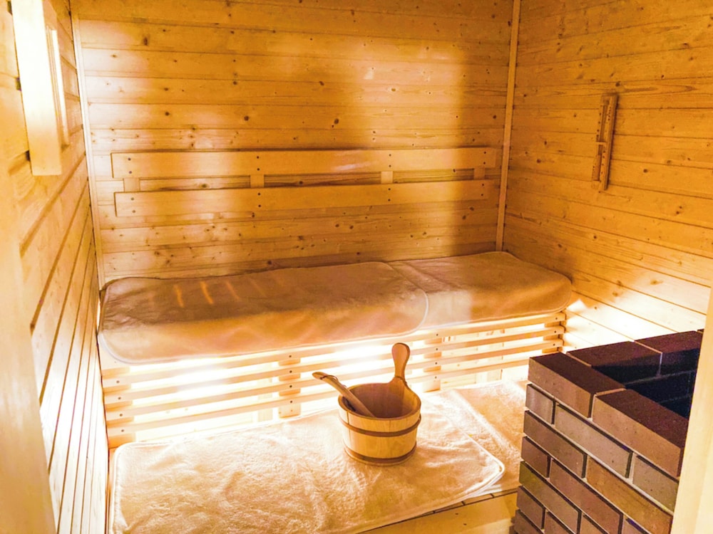 Cabin, Men only, Non Smoking photo 3