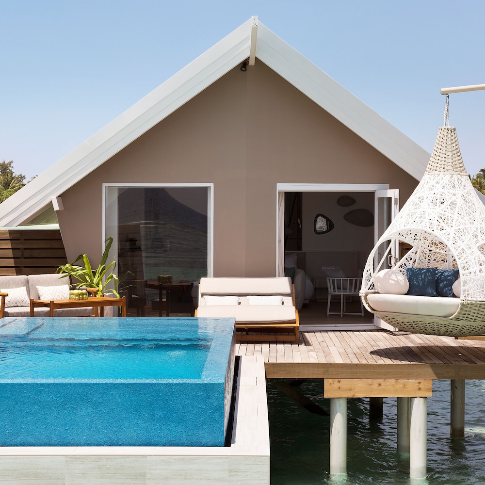 Romantic Pool Water Villa