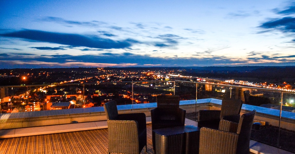 Luxury Penthouse, 1 Bedroom, Terrace, City View