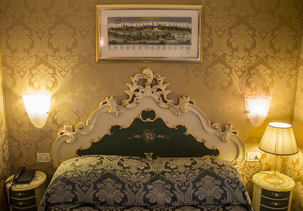 Single Room, Canal View photo 3