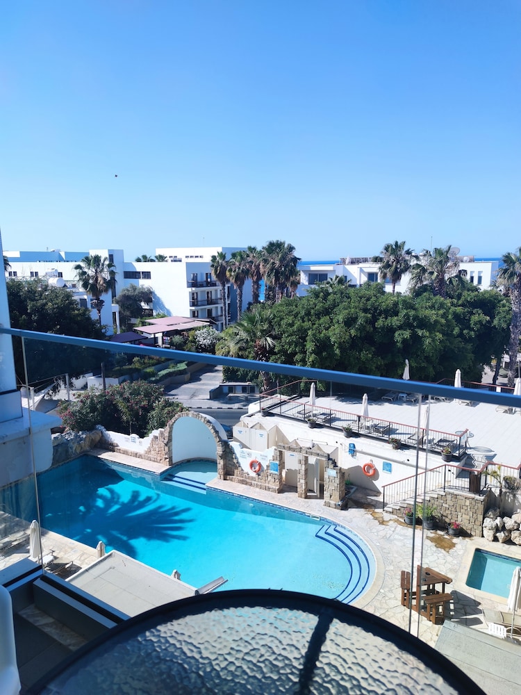 Superior Room, Sea View - Photo 4