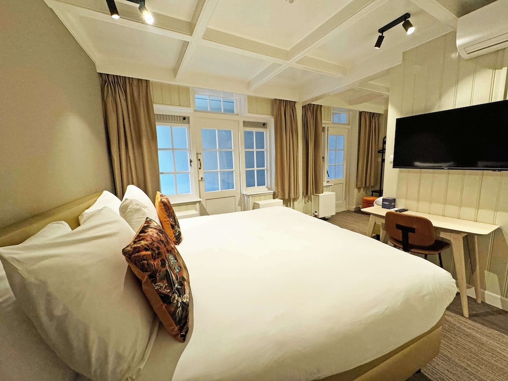 Standard Room, Multiple Beds, Non Smoking - Photo 2