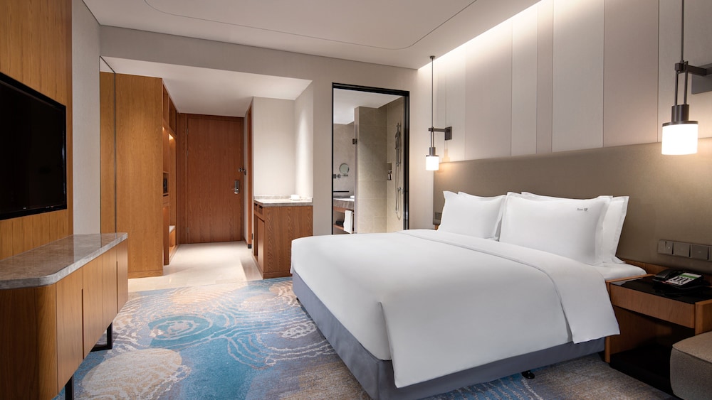 Standard Room, 1 King Bed, Mountain View (Super King) - Photo 1