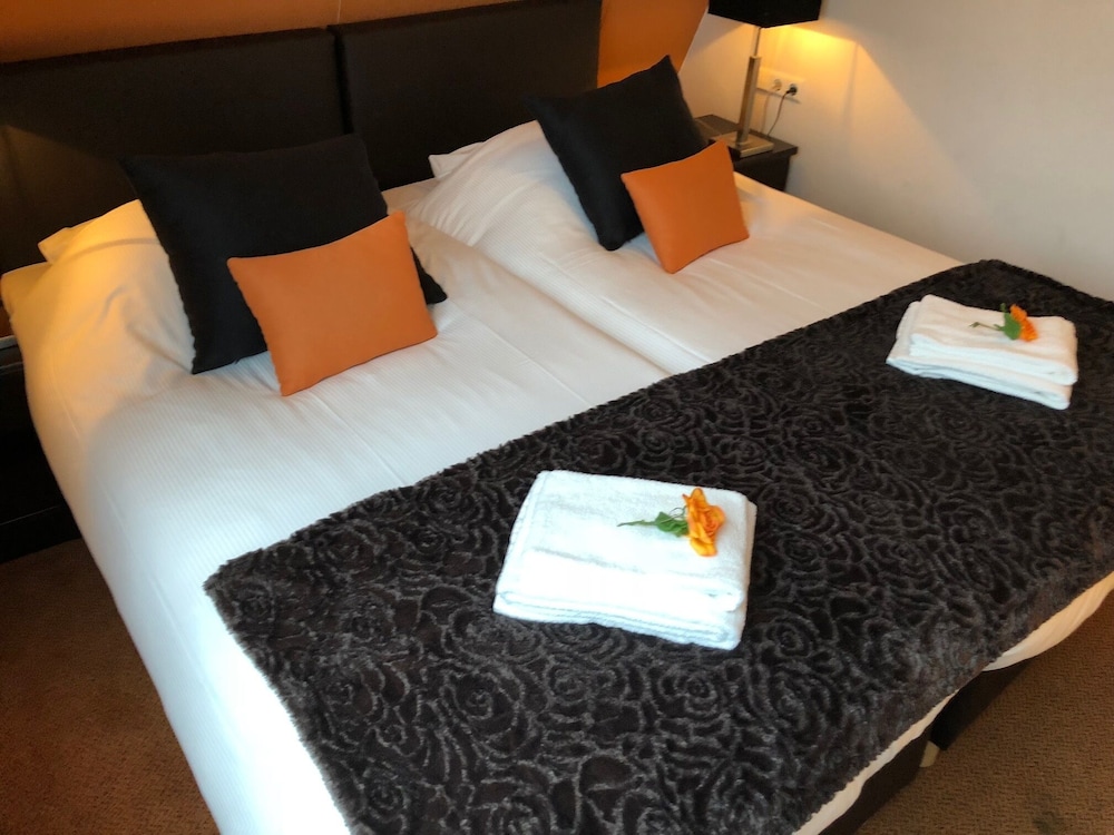 Standard Twin Room, 2 Twin Beds photo 3
