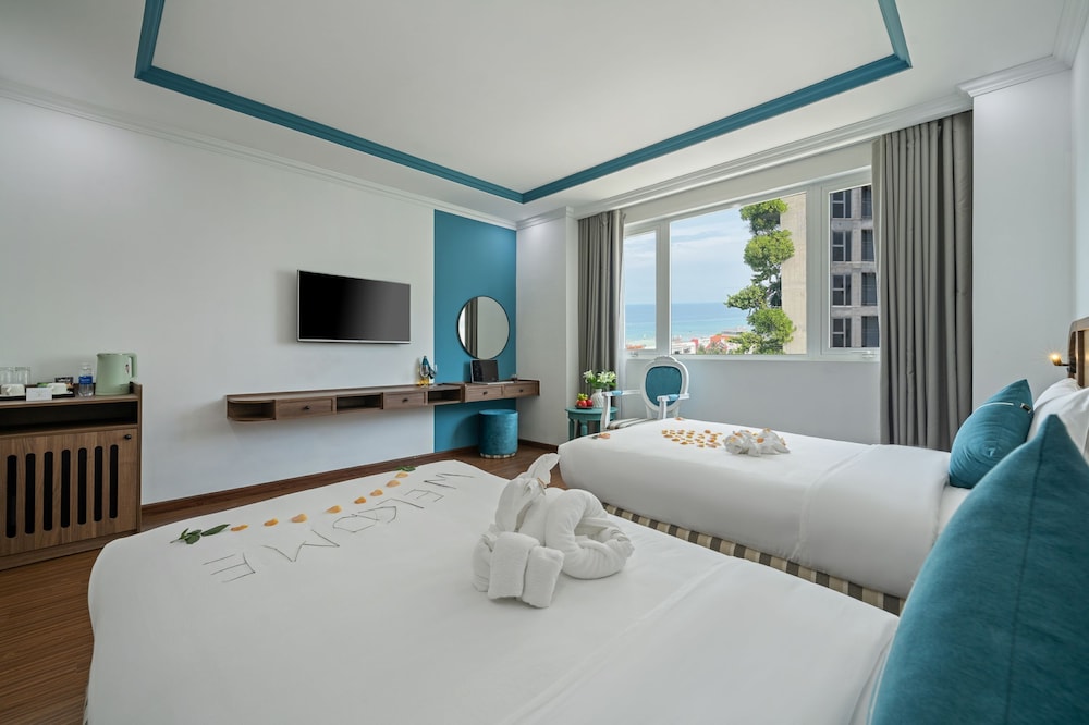 Premium Partial Sea View photo 2