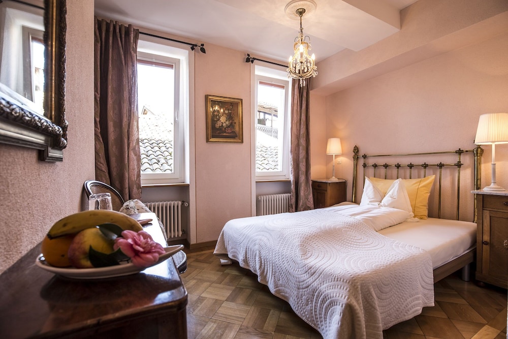 Classic Single Room
