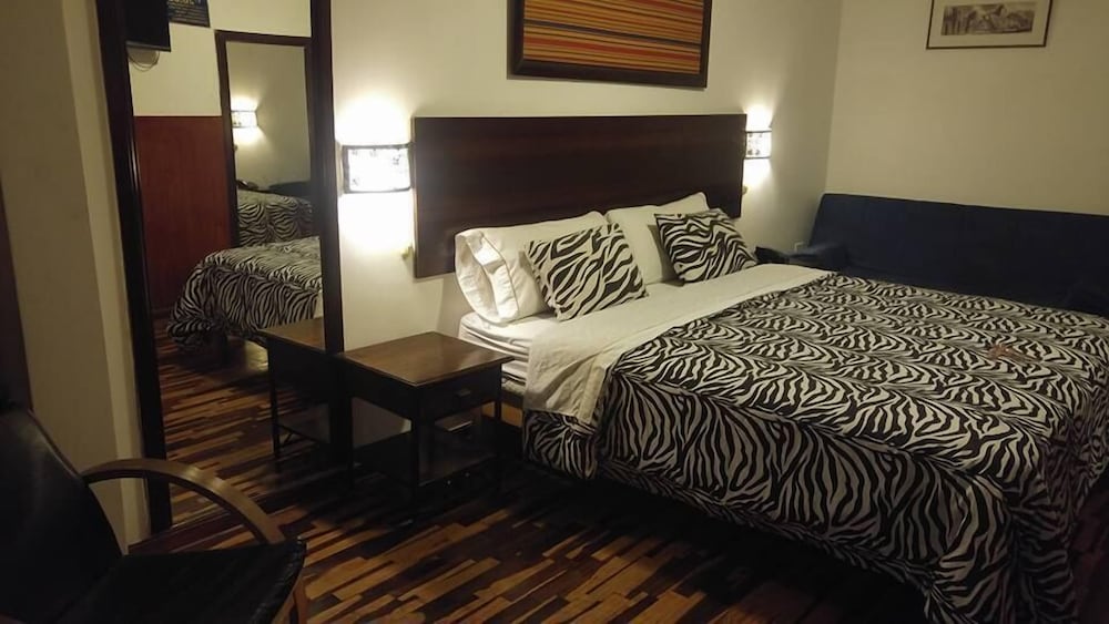 Double Room, Jetted Tub