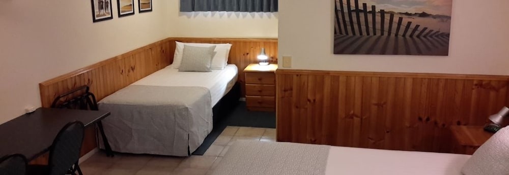 Deluxe Twin Room photo 2