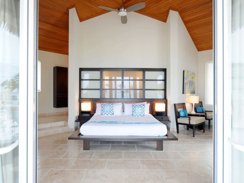 Caribbean Retreat: Private Villa With Panoramic Ocean Views photo 2