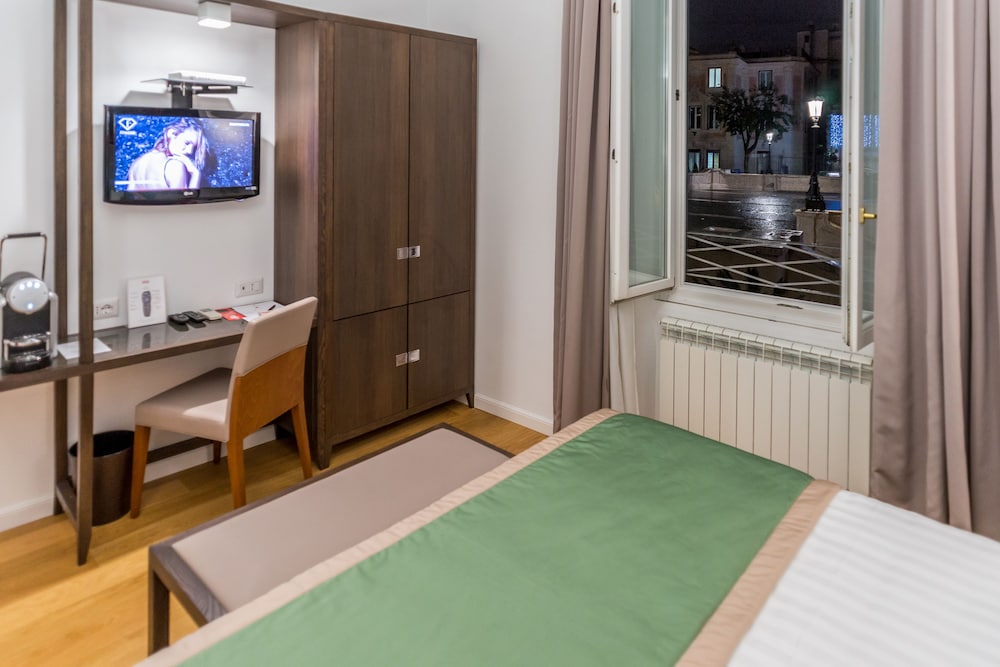 Superior Double Room, City View photo 1