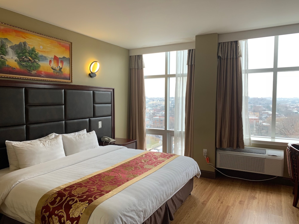 Premium Room, 1 King Bed, Non Smoking photo 1