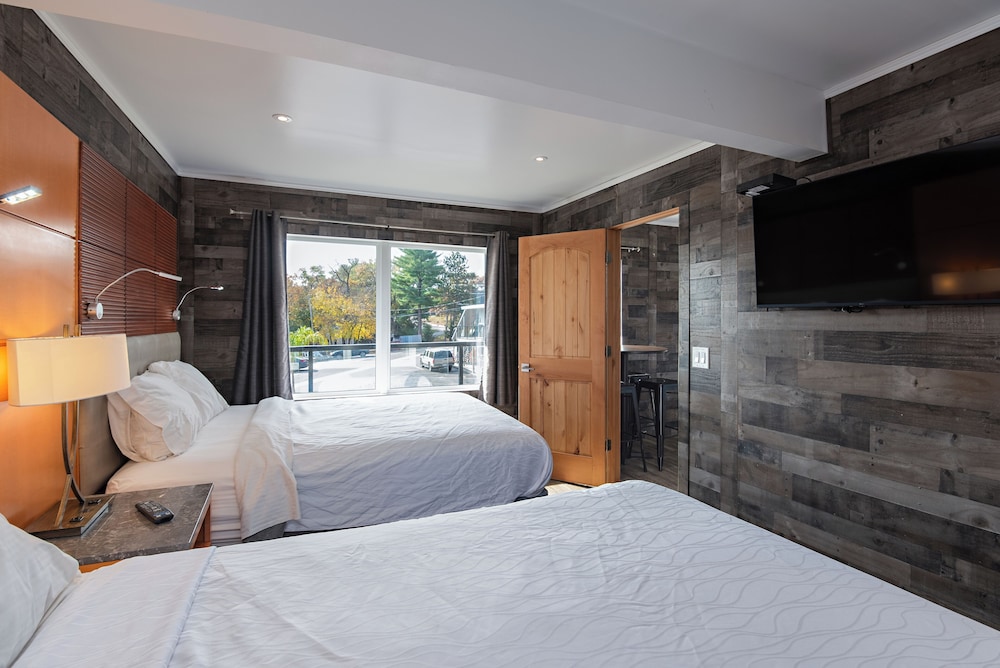 Standard Room, Multiple Beds, Kitchenette (No Lakeview & Pet Friendly)