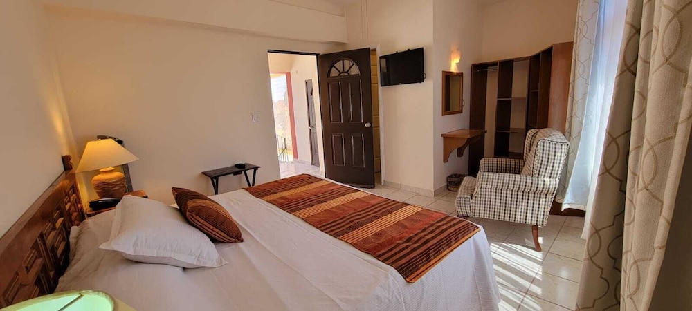 Double Room, 1 King Bed