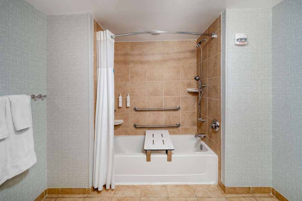 Studio, 2 Queen Beds, Accessible, Bathtub (Mobility & Hearing) - Photo 3