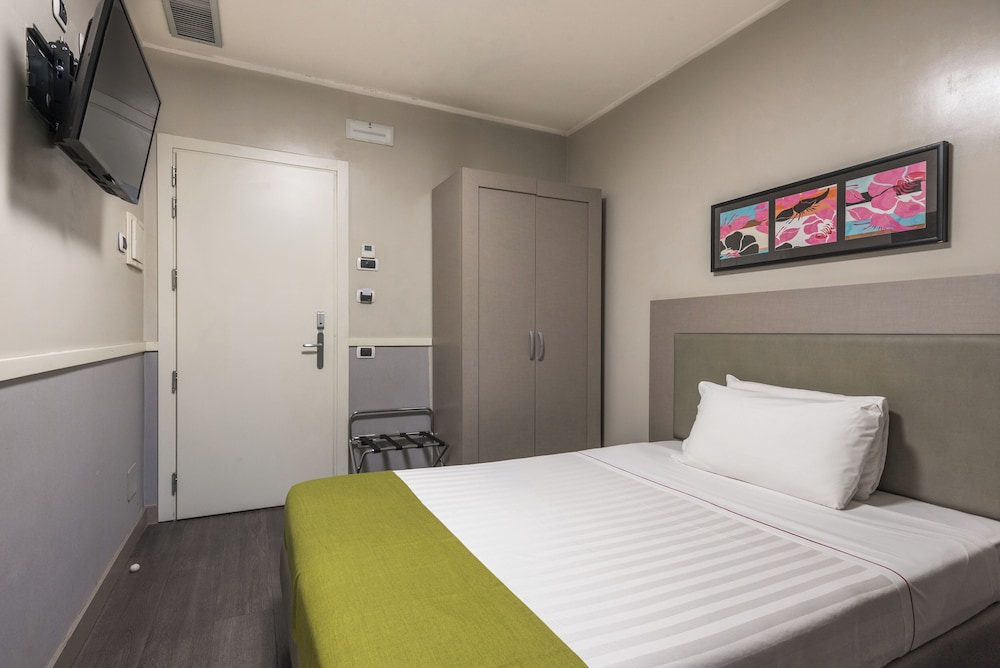 Standard Double Room Single Use photo 1