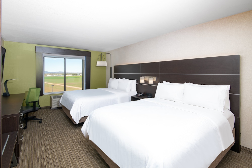 Suite, 2 Queen Beds - Photo 4