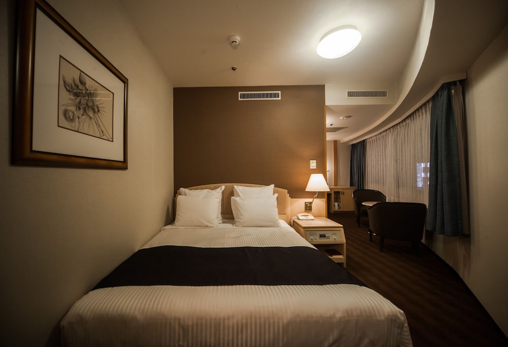 Premium Room, 1 Queen Bed, Annex Building photo 1