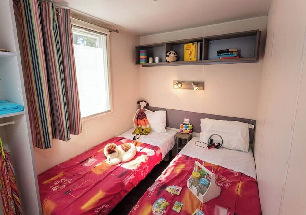 Comfort Mobile Home, 2 Bedrooms photo 3