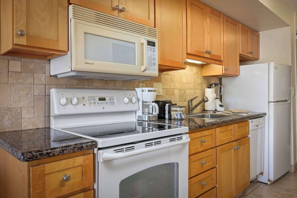 Deluxe Studio (Oceanside) - Photo 2
