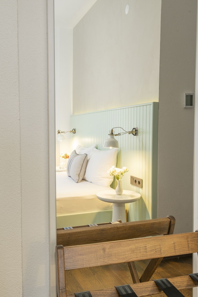 Comfort Room photo 2