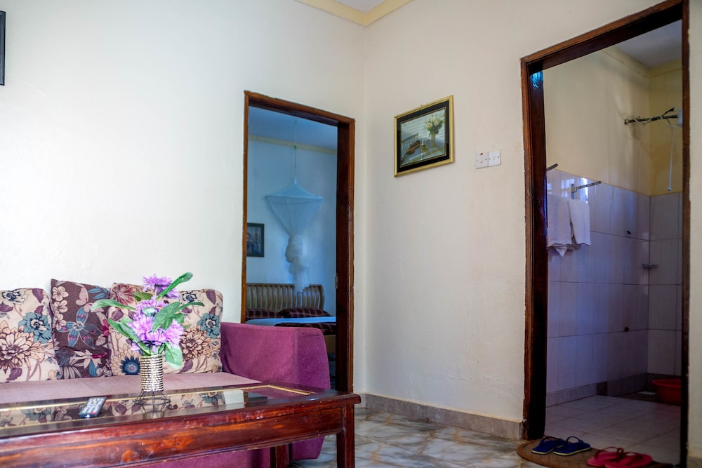 Family Room, 2 Bedrooms