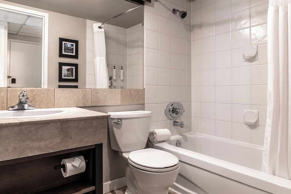 Suite, 1 King Bed with Sofa bed, Kitchenette, Corner - Photo 8