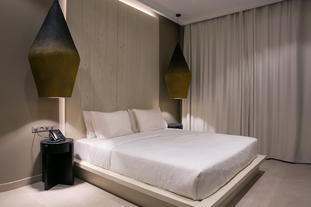 Comfort Room - Photo 1