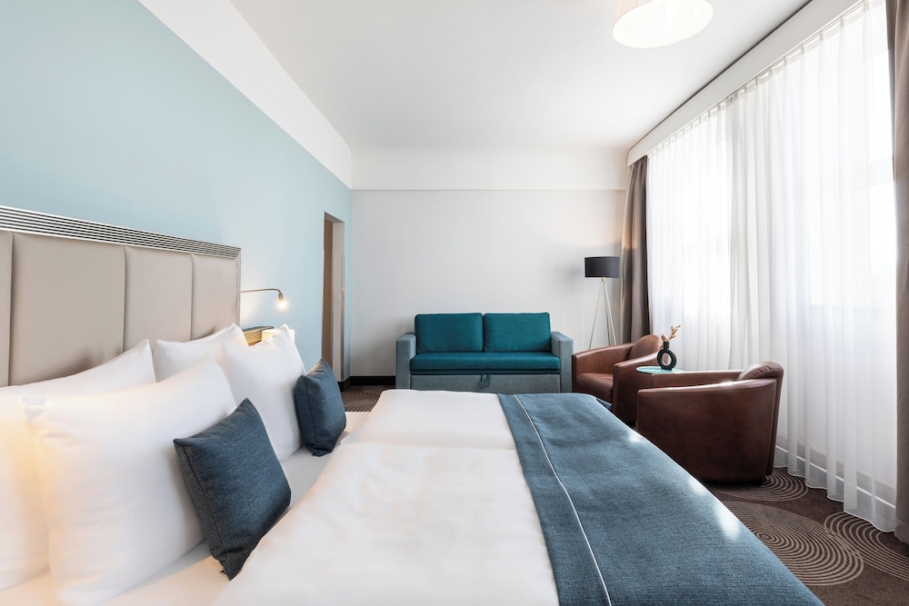 Suite, 1 Queen Bed - Photo 1