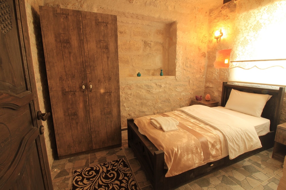 Twin Room - Photo 13