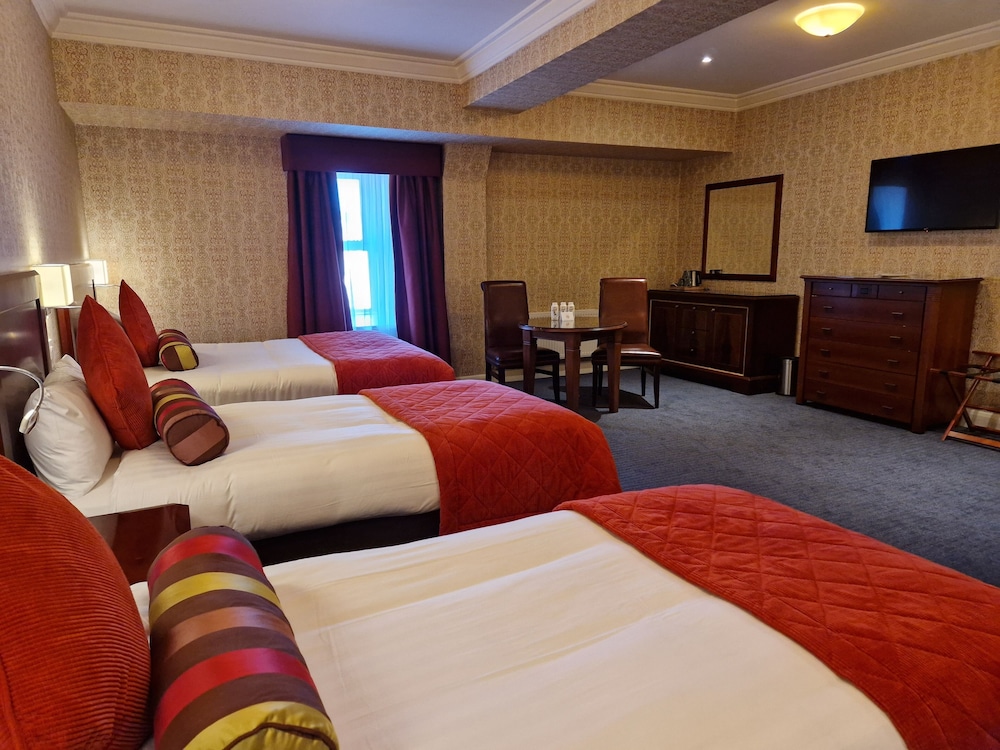 Classic Triple Room, Multiple Beds, Non Smoking, Ensuite - Photo 3